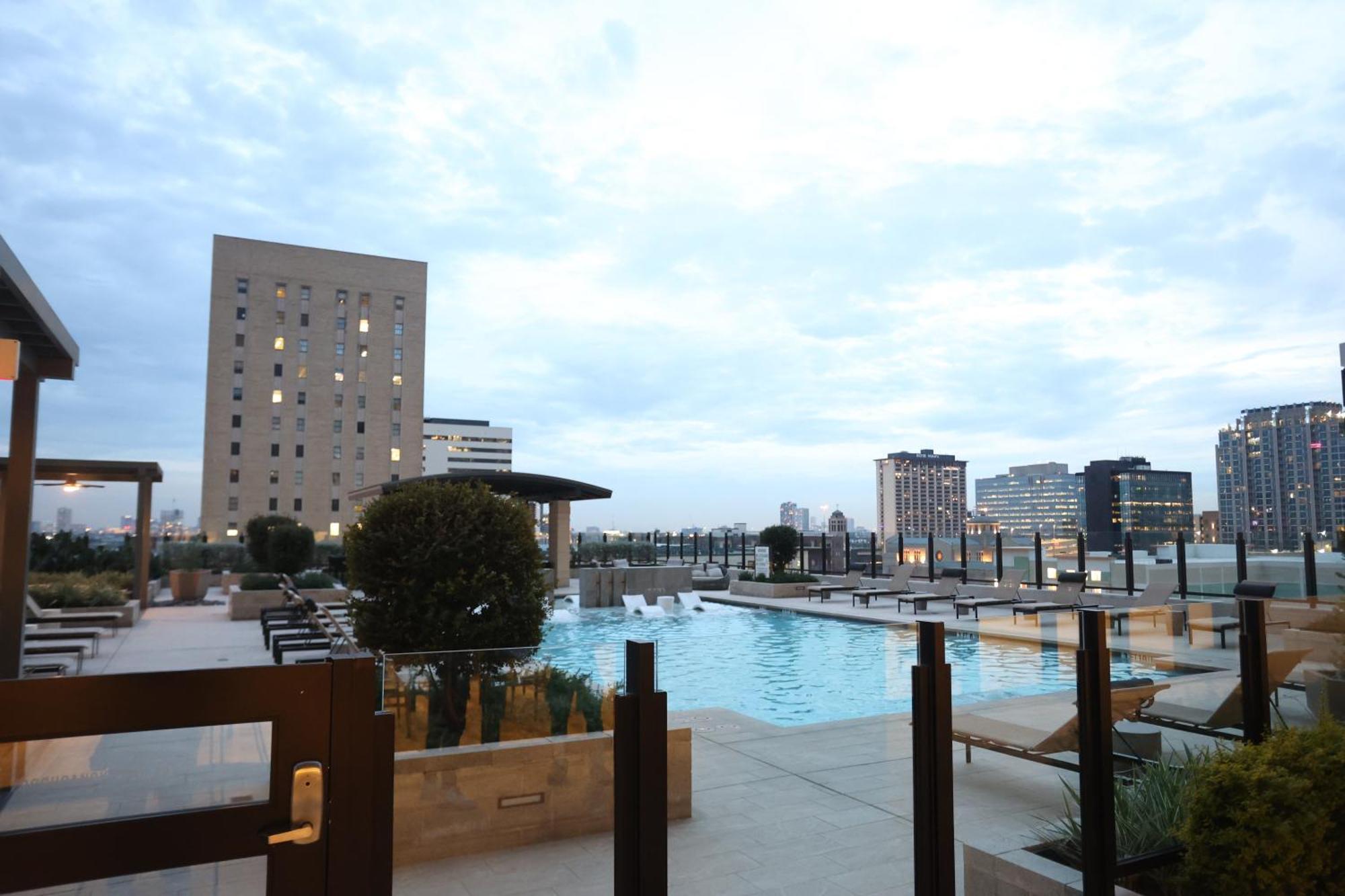 Houston'S Downtown Oasis Aparthotel Buitenkant foto